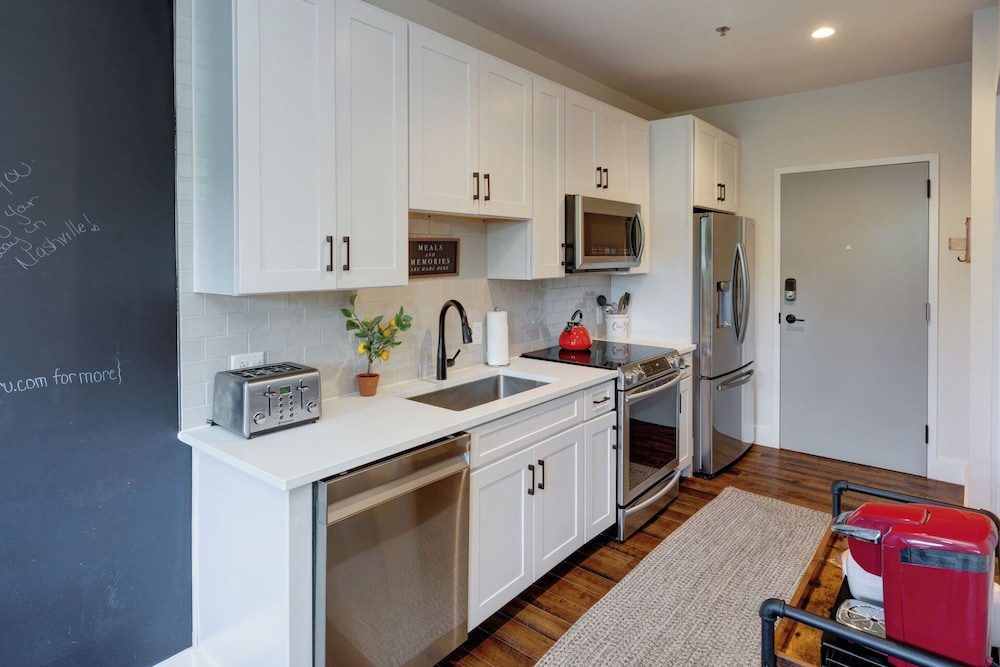 Charming Nashville at the 1865 view 4