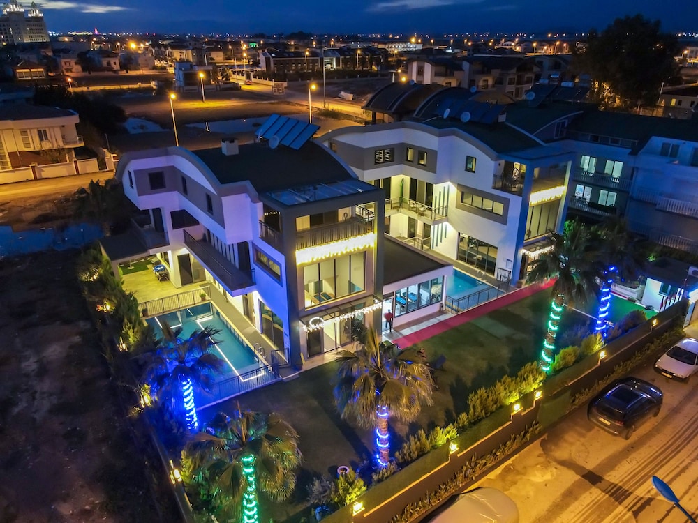 Hotel Eden Nest Exclusive - Image 1