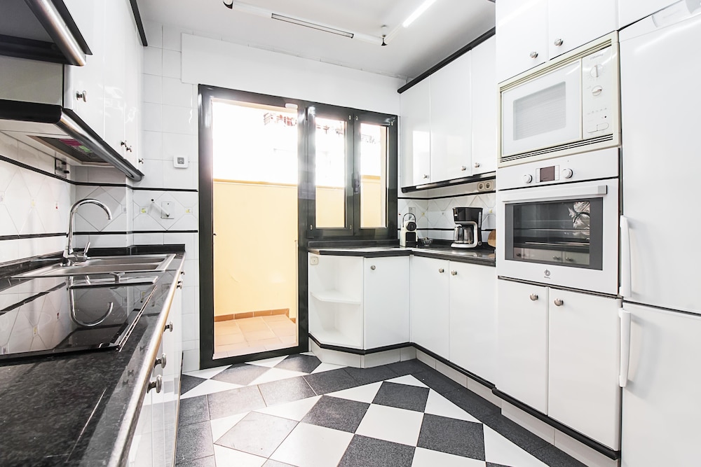 Tomas FreshApartments by Bossh Hotels