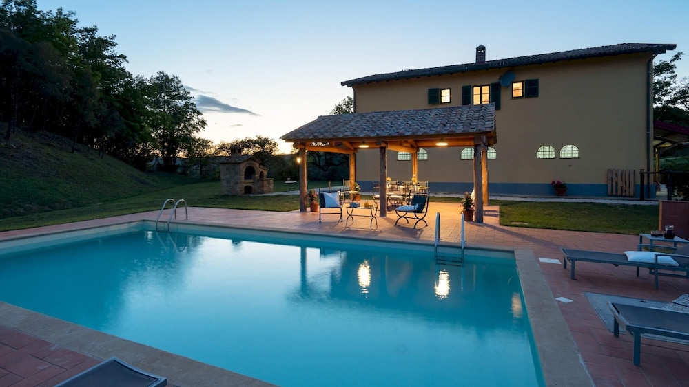 Podere Capanne 6 Emma Villas view 3