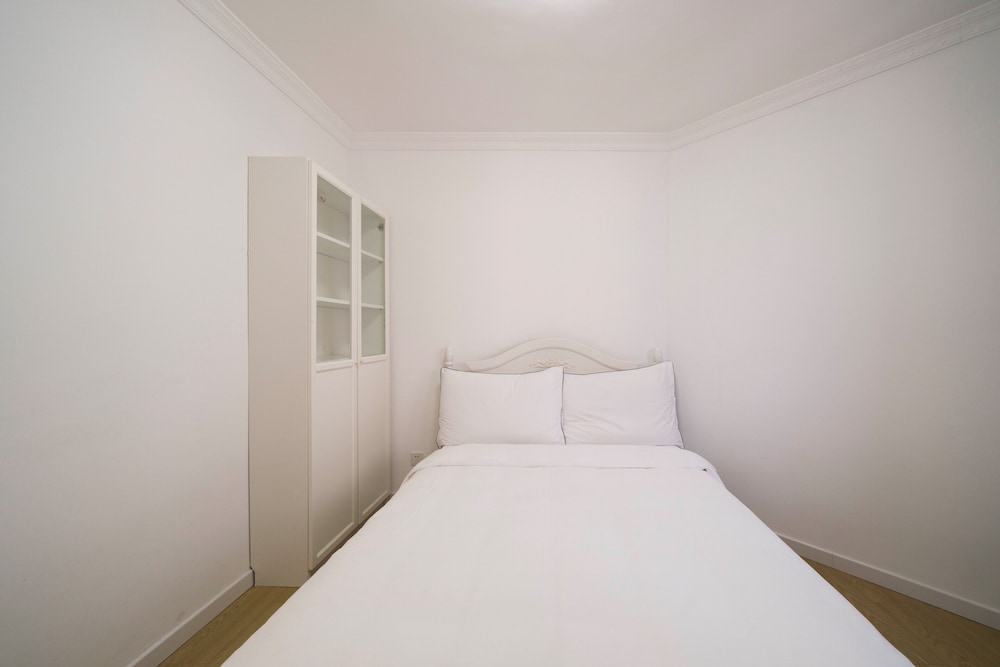 Tyms Xujiahui Premium 3BR 2BA APT