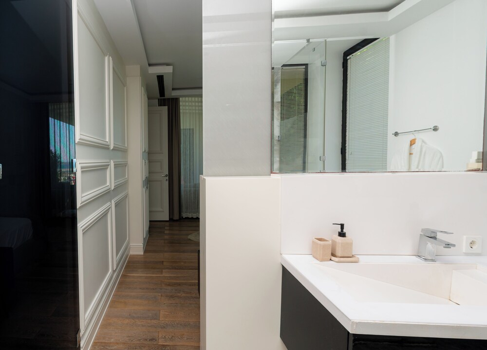 Marinhill High Luxury Property