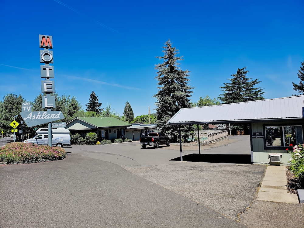 Ashland Vacations - Ashland Motel - Oregon - Property Image 9
