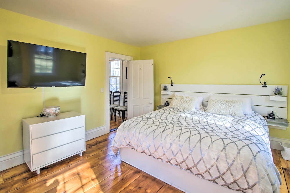 Historic Bath Home, Walk to Waterfront Park! view 3