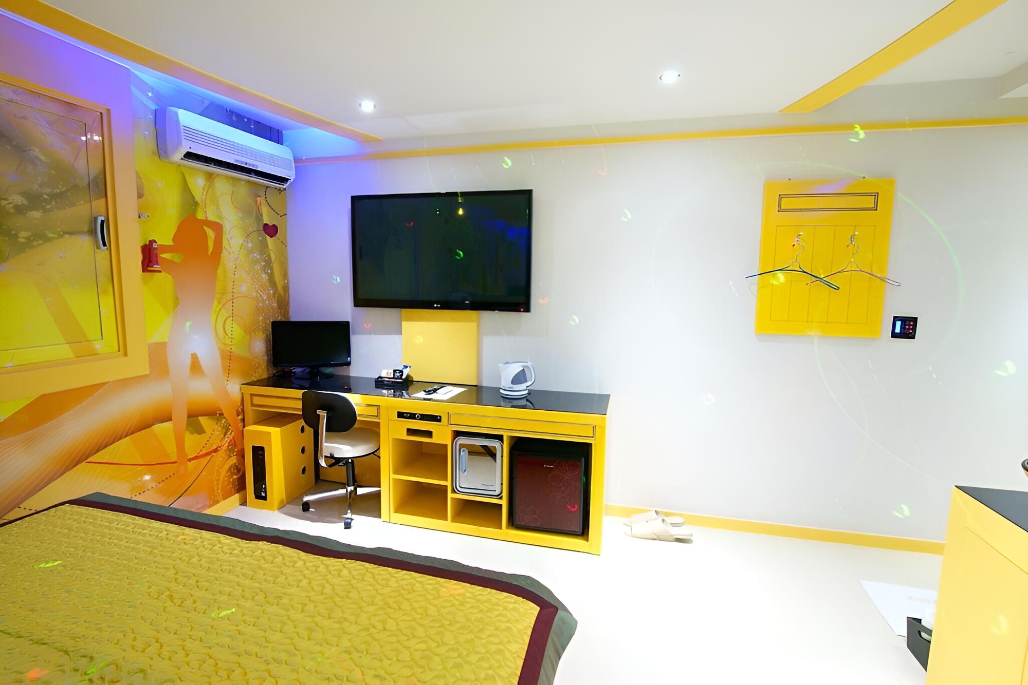 Photo 6
