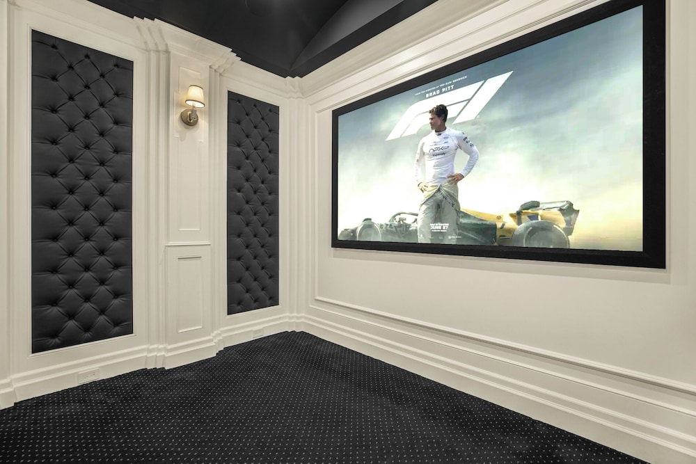 Spaulding Ave Farmhouse - Bespoke LA Home w/ Pool & Home Theater