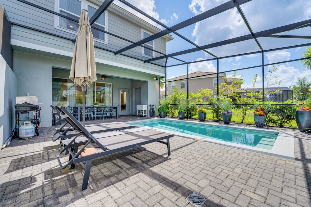 Private Backyard Oasis: Solterra Resort Condo