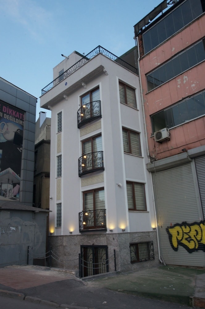 Galatolia Suites - Image 17