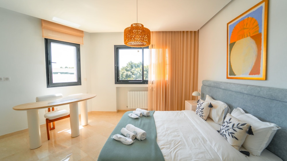 Villa Malaga Luxury for 10 in Central Marsa