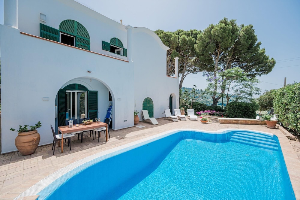 Villa Alba in Anacapri view 2