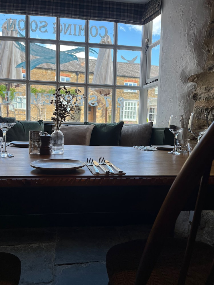 The George Inn