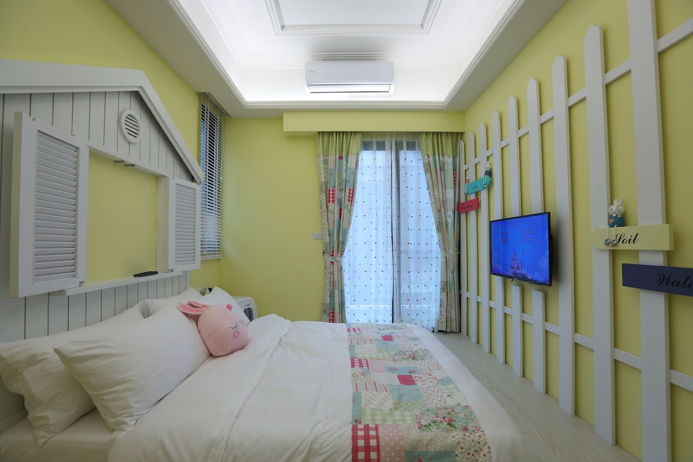 Happiness station B&B