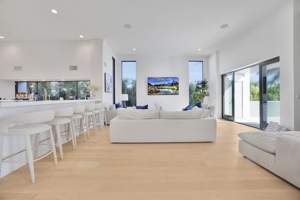 Morning View Malibu - Malibu Masterpiece in the Making w/ Views & Beach Access