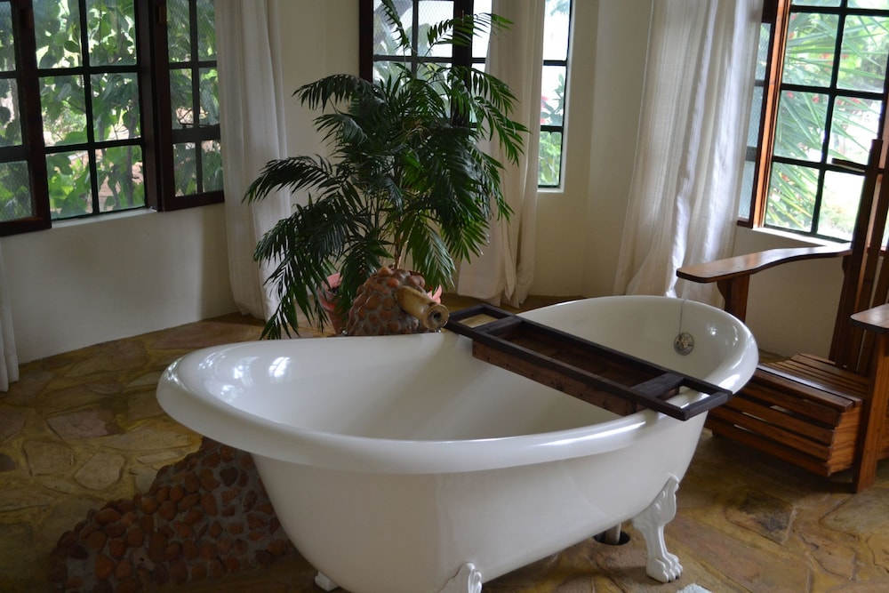 Tambuti Lodge