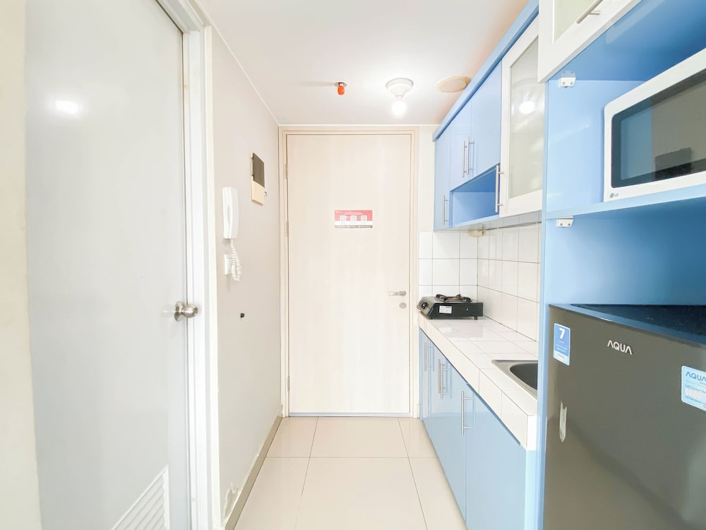 Restful Studio Apartment At Springlake Summarecon Bekasi