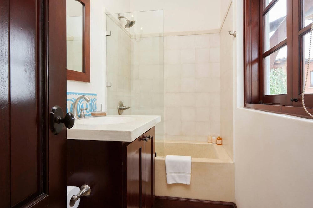 Las Catalinas 3BR House w Pool Rooftop Terrace Casa Cazenovia