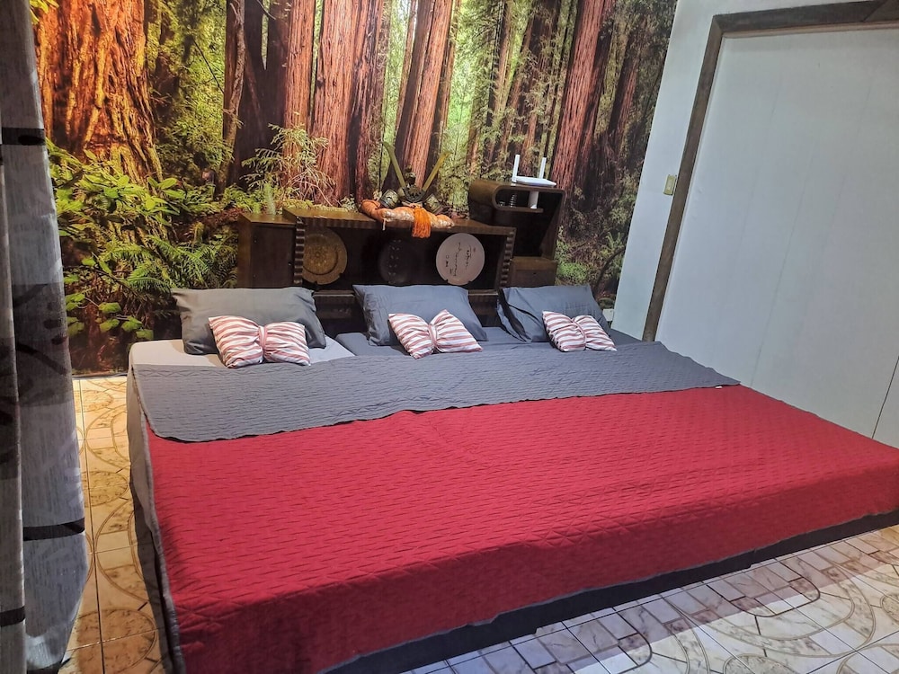 Tribal Bliss Private Resort in Lipa Batangas, a Privat Guest Room With Pool