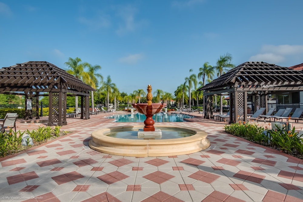 518mb New and Modern 8 Bedroom 5 Bathroom Villa - Image 5