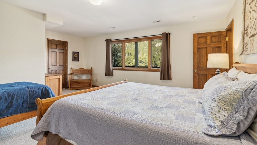 Cascade Mountain Home By Estes Park Homes 6 Bedroom Home