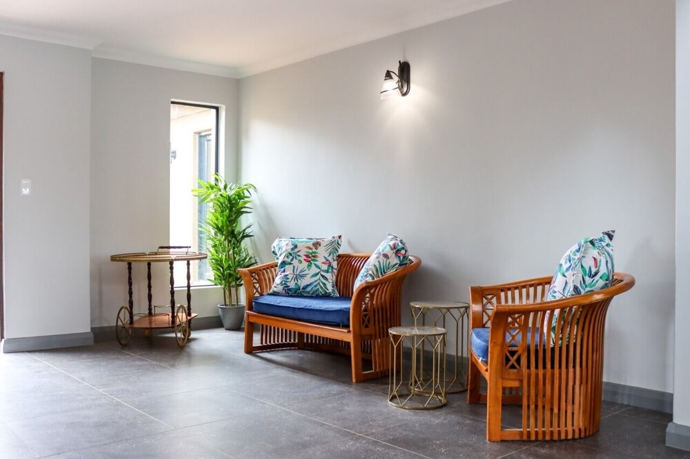 Stones Throw Manor