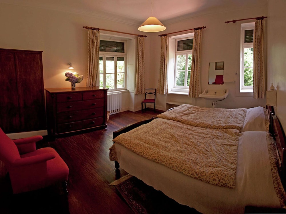 Villa Getaway in Santo Antonio da Serra view 3
