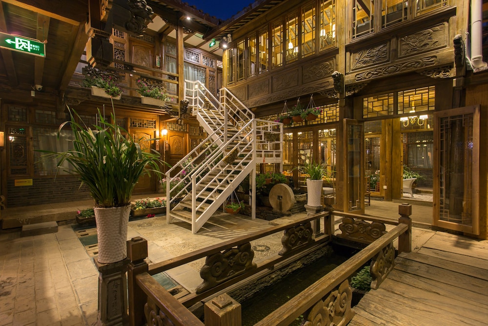 Hua Zhu Fansu Yunju Homestay