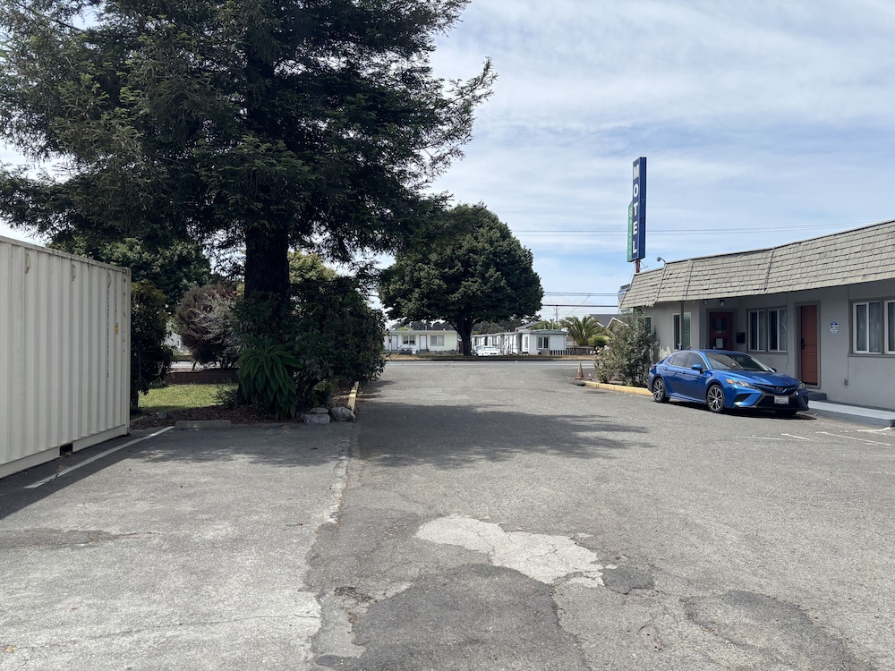 6 Rivers Motel Fortuna near Hwy 101
