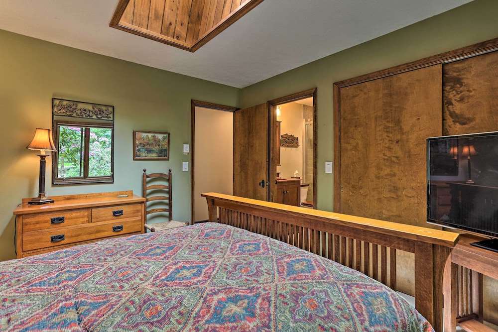 Luxe Poconos Pines Home w/ Beach + Amenities! view 2
