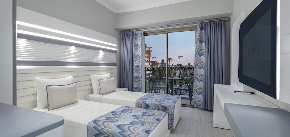 Blue Marlin Deluxe Spa & Resort - All Inclusive view 3