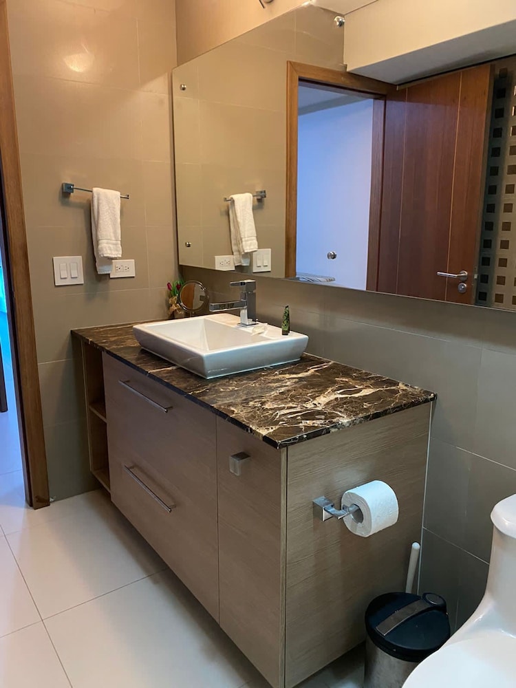 Light Home I Minimalist 1 Bed in Costa del Este