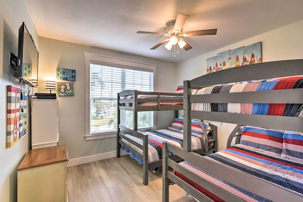 Breezy Galveston House w/ 2 Decks & Ocean Views! view 2