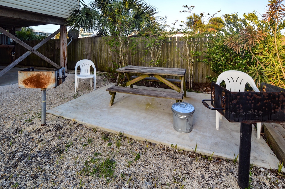 Moonraker 3 1 Bedroom Condo by RedAwning