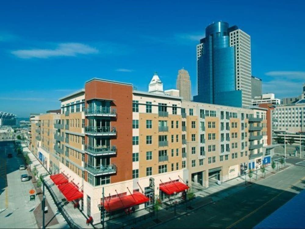 Bridgestreet at Current at the Banks