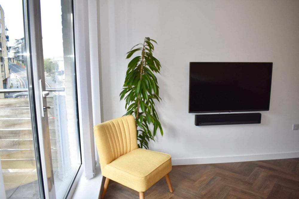 Stylish and Super-central 2 Bedroom Modern Apartment