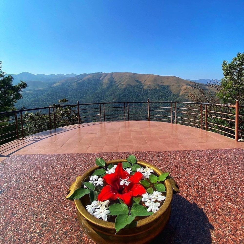 Q swarga Retreat