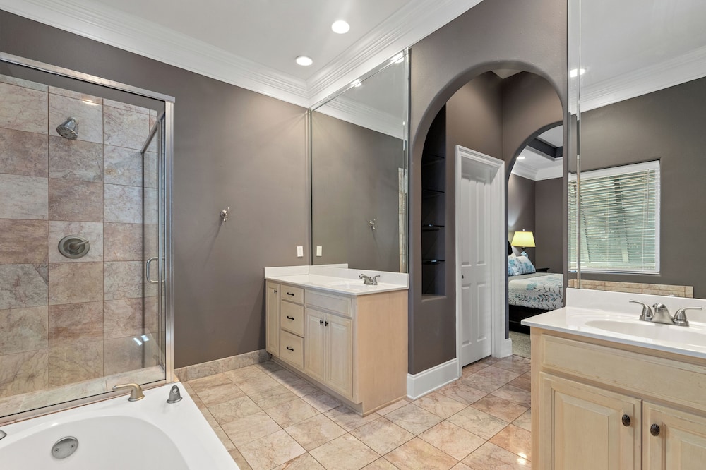 Sugar Sand Retreat 3-bed, 2-bath Beach Getaway With Private Pool, Sleeps 8!