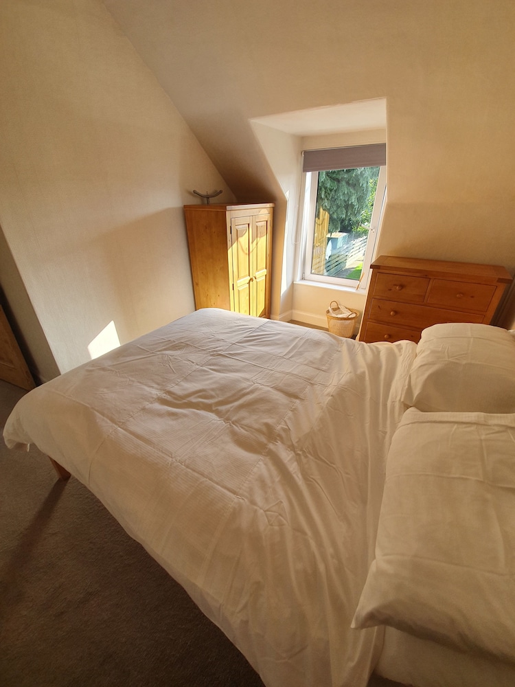 Kenneth Street Apartment view 3