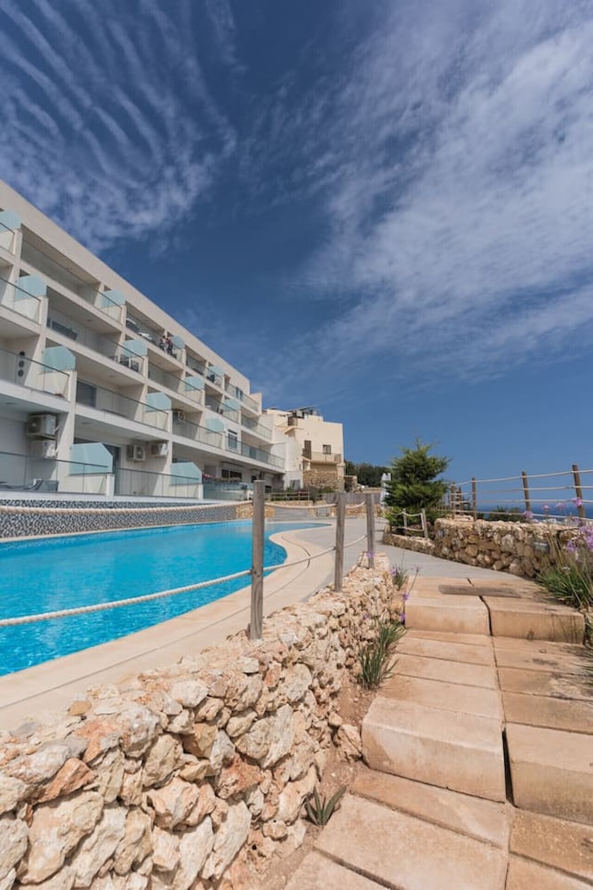 Property With Pool Access - Xaghra Near Marsalforn