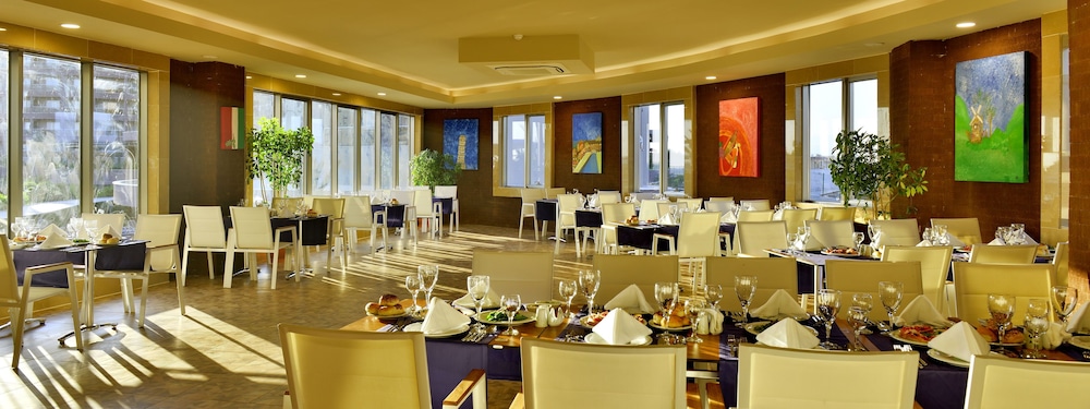 Sunmelia Beach Resort Hotel & Spa