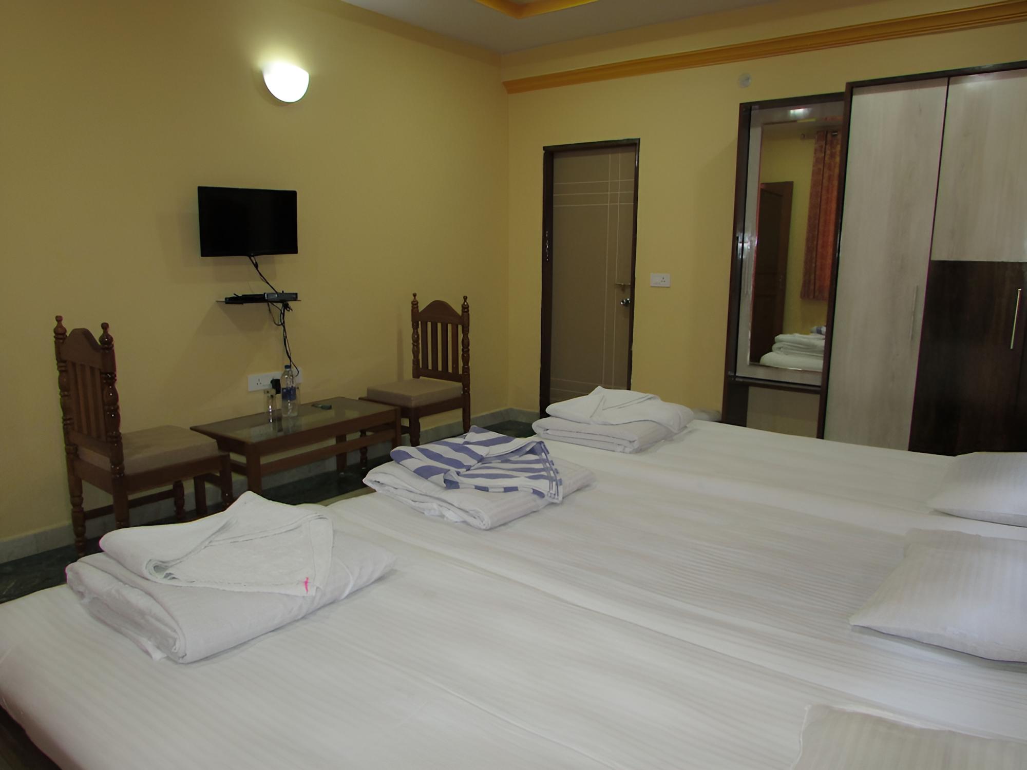 Meera Motels & Residency