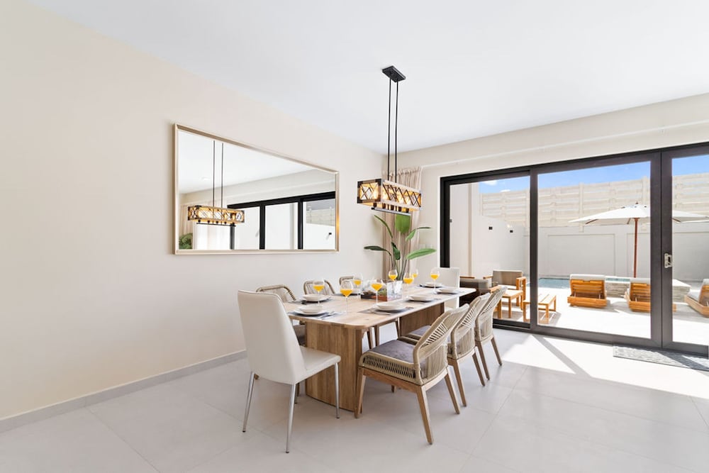 NEW Lux 4BR Villa w Private Pool Walk to Beach