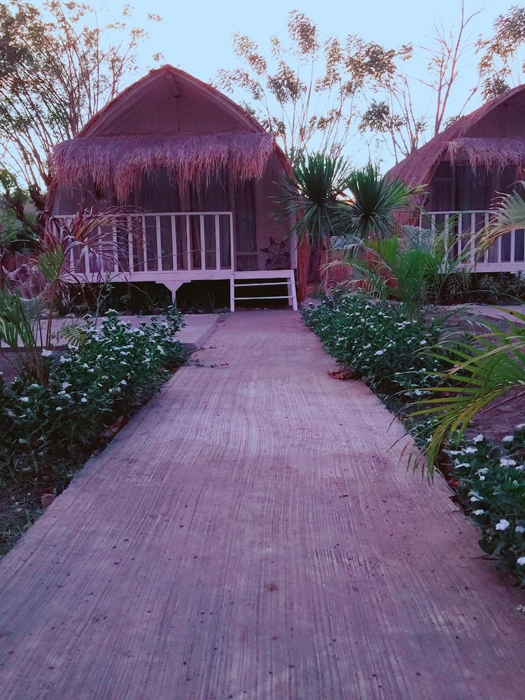 Maleo Moyo Seaside Resort