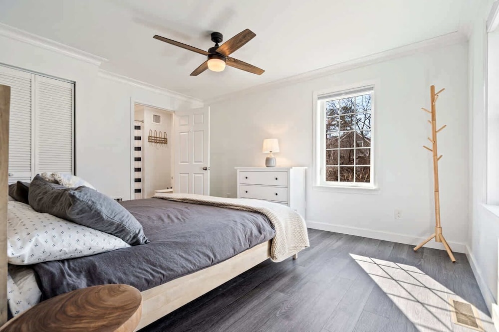 Game Room, Home Gym, 1 Mile to Beach