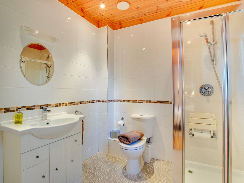 Apple Tree Lodge view 5