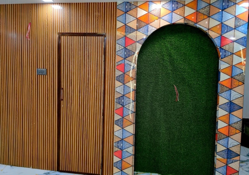 Hotel Shiv Grand SV