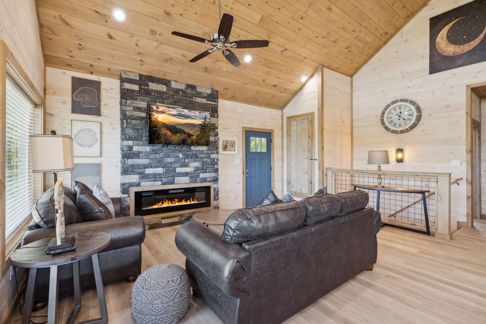 Celestial Haven 3 Bedroom Cabin