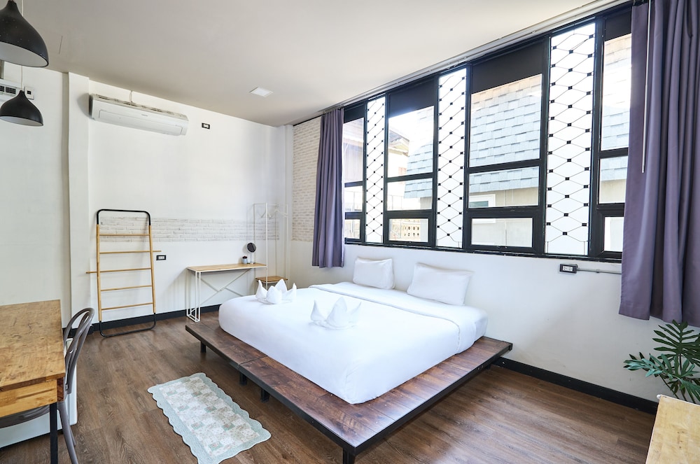 Sherloft Home & Hostel