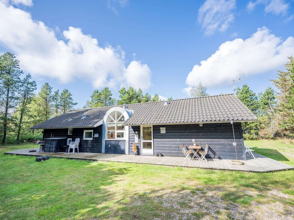 6 Person Holiday Home in Blavand