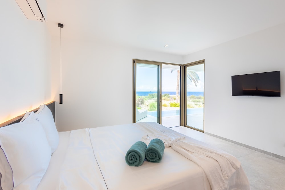 NEW The Cape at Blue Bay Golf Beach Resort
