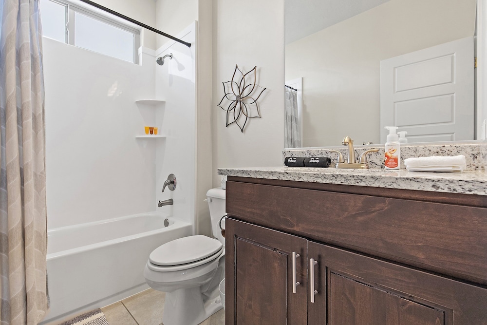 Above Parr - Pet Friendly! 5 Bedroom Home